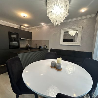 Vermietung luxuriöser 3-Zimmer-Apartments im Komplex Azur Premium, Varna, Bulgarien